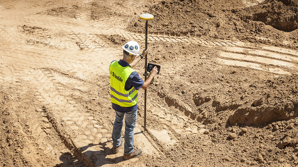 Précision Centimétrique en Géométrie: L'Art de la mesure avec GPS RTK et GCP